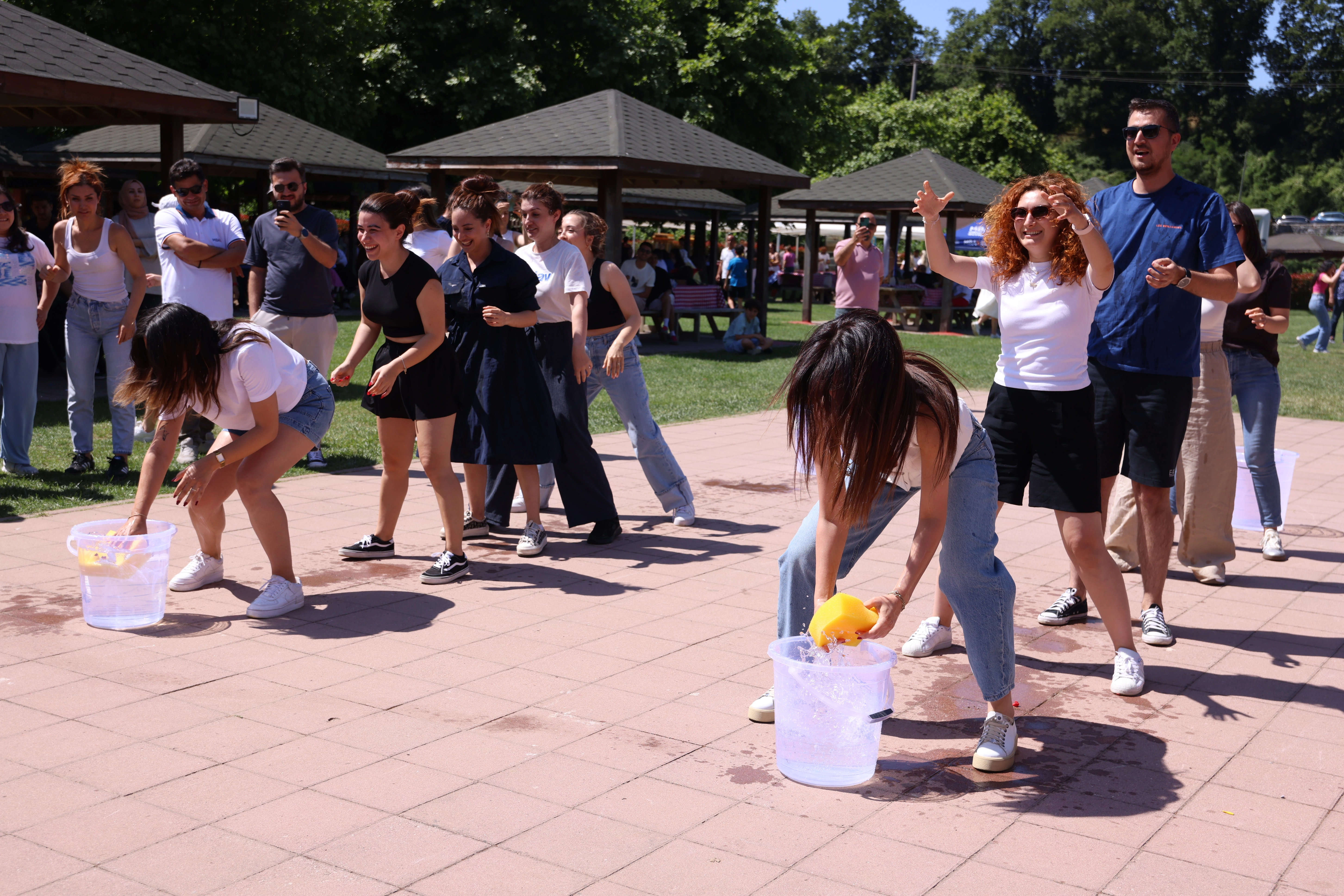 Kurumsal Takım Aktiviteleri - Takım Ruhu Geliştirme ve İş Birliği Etkinlikleri